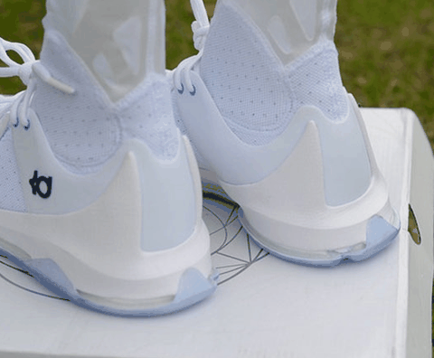 KD已经发布潮牌到第十代（ 耐克KD8 Elite 2 开箱图 NIKE KD8 Elite高帮篮球鞋实物开箱）