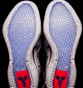 到KOBE IV掀起潮牌资讯的低帮风潮（科比A.D NXT怎么样 KOBE A.D NXT实战测评）