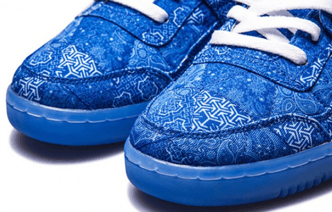 印有“R潮牌资讯eebok”标识（Limited EDT x Reebok联名运动鞋开箱图 锐步联名款 Workout Lo Plus实物开箱）