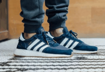 穿上后脚没潮牌信息有安全感（adidas Iniki跑鞋实战测评 阿迪达斯Iniki Runner实战怎么样）