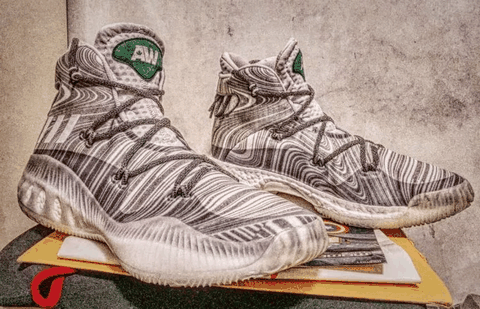  Adidas Crazy Explosive实战测评潮牌品牌 这里或许要提一提中二的侃爷（阿迪达斯Crazy Explosive灰白配色怎么样 Adidas Crazy Explosive实战测评）