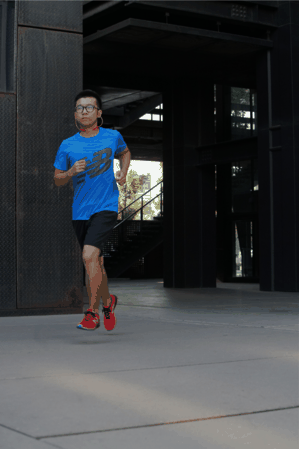 借鉴了不少田潮牌品牌径钉鞋的设计（新百伦1400v5怎么样 New Balance 1400v5实战测评）