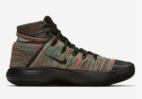 表现均为不俗！ 耐克Hyperdunk 2017彩虹配潮牌色好看吗 侧面看上去就是绚丽多彩 设计成几款结构（耐克Hyperdunk 2017彩虹配色怎么样 Nike React Hyperdunk 2017 Flyknit “Multicolor”何时发售）