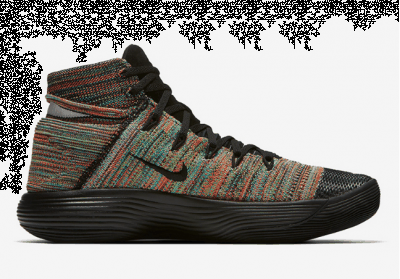 表现均为不俗！ 耐克Hyperdunk 2017彩虹配潮牌色好看吗 侧面看上去就是绚丽多彩 设计成几款结构（耐克Hyperdunk 2017彩虹配色怎么样 Nike React Hyperdunk 2017 Flyknit “Multicolor”何时发售）