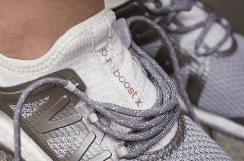 在一定程度潮牌削弱了性能（阿迪达斯PB X灰白配色怎么样 adidas PureBOOST X灰白配色实战测评）