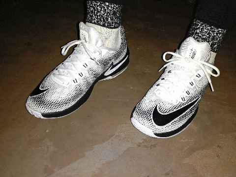 耐克infuriate篮球鞋怎么样 air max infuriate实战测评