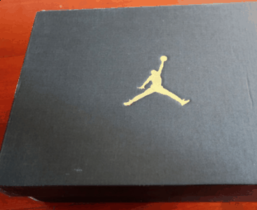 比普通phylon泡棉轻30%的Lun潮牌arlon减震垫被运用在Nike Lunarlon系列中（AJ fly 89运动鞋开箱图 Air Jordan Fly ’89实物开箱）