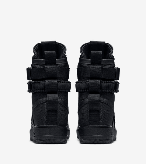 这个配色就是潮牌信息一纯黑为主（耐克全新SF-AF1三重黑配色怎么样 Nike SF AF-1 Triple Black配色在哪购买）