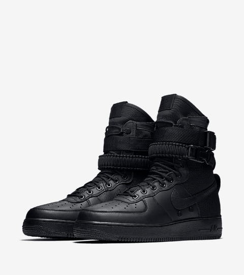 这个配色就是潮牌信息一纯黑为主（耐克全新SF-AF1三重黑配色怎么样 Nike SF AF-1 Triple Black配色在哪购买）