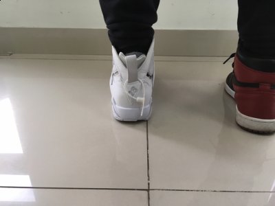 同时本次夏天还有Air Jordan 4、潮牌资讯Air Jordan 5、Air Jordan 7和Air Jordan 13的纯白配色（AJ7