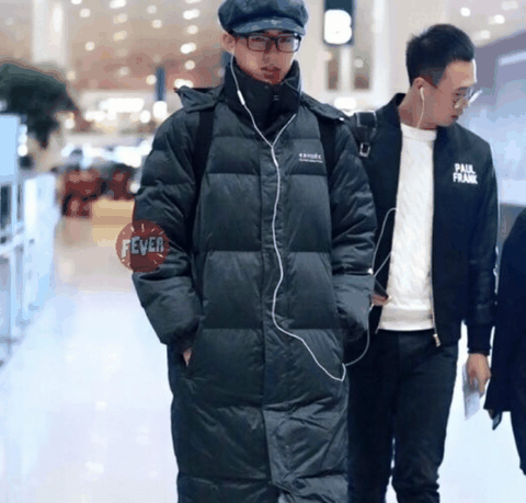 中戏羽绒服多少钱 中戏校服羽绒服怎么买 可以代购吗