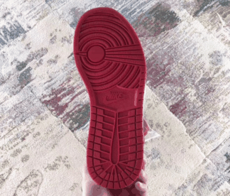 无论它是潮牌资讯否便宜（AJ1高帮元年复刻版黑脚趾配色怎么样 Air Jordan 1 Retro High OG “Bred Toe”价格多少）