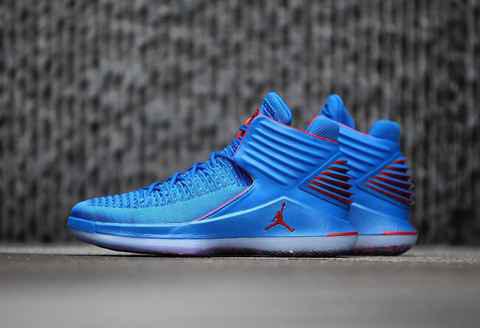 辨识度极高！ 以拉塞尔·威斯布鲁潮牌品牌克名字命名的 Air Jordan 32 终于将迎来正式发售（AJ32“Russ”威少专属配色怎么样 Air Jordan 32 “Russ”开箱图）