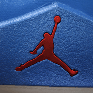 辨识度极高！ 以拉塞尔·威斯布鲁潮牌品牌克名字命名的 Air Jordan 32 终于将迎来正式发售（AJ32“Russ”威少专属配色怎么样 Air Jordan 32 “Russ”开箱图）