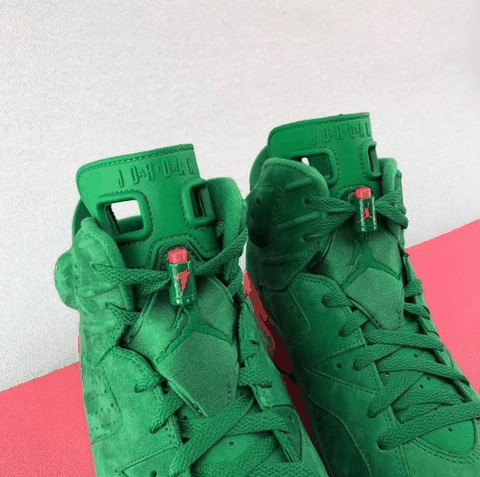 但是这次推出的绿麂皮版本潮牌信息佳得乐配色可以说是火遍了全球（AJ6绿麂皮版本佳得乐配色好看吗 Air Jordan 6 NRG “Gatorade”深度赏析）