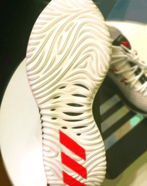 这款战靴根据利潮牌汇潮牌网拉德的风格打造（adidas利拉德Dame 4性能测评 adidas Dame 4细节赏析）