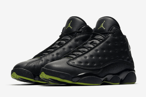  AJ13 珍珠鱼皮版本好看吗 侧面很好看 鞋底的纹路也相当不错 俯视图也很好看潮牌资讯 Air Jordan 13“Altitude”发售信息 Air Jordan 13 Altitude Black/Altitude Green 发售时间：2017.12.21 货号：414571-042 发售价：$190 （AJ13 珍珠鱼皮版本怎么样 Air Jordan 13“Altitude”发售信息）
