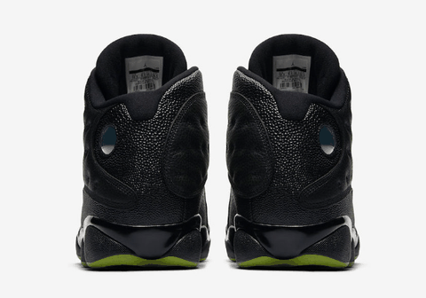  AJ13 珍珠鱼皮版本好看吗 侧面很好看 鞋底的纹路也相当不错 俯视图也很好看潮牌资讯 Air Jordan 13“Altitude”发售信息 Air Jordan 13 Altitude Black/Altitude Green 发售时间：2017.12.21 货号：414571-042 发售价：$190 （AJ13 珍珠鱼皮版本怎么样 Air Jordan 13“Altitude”发售信息）