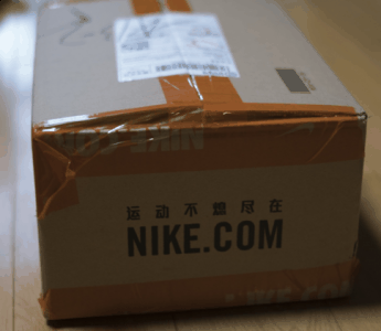 掀开一角 静静地躺在箱子里 颜值真的很爆炸！ 整体可以说完美了 鞋子背面 侧正面 很好看啊 鞋底的质感也是非常的好！ 鞋跟处的气垫 想起了NIKE AIR 潮牌资讯MAX 97 质感非常的棒 小麦色真的好看死了啊啊！ 皮蓬大AIR“Wheat”上脚图 上脚的质感也很不错 虽然有种灰土感 但是细看还是有很多细节的 皮蓬大AIR“Wheat”发售信息 Nike Air More Uptempo “Wheat” 货号：AA4060-200 发售价格：¥1299 （小麦色大AIR开箱测评 皮蓬大AIR“Wheat