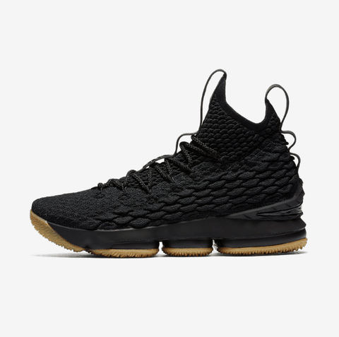 也为这双鞋增加了潮牌品牌极为独特的层次感（Nike LBJ15代黑橡树配色怎么样 Nike 詹姆斯15 “Black Gum” 深度赏析）