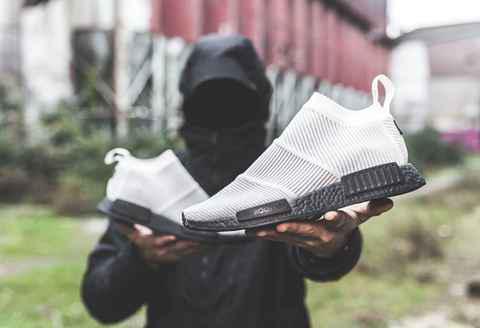 并将 GORE-TEX? 防水面料潮牌资讯注入 Primeknit 编织鞋面之中（NMD CS1联名GTX系列好看吗 NMD CS1 x GORE-TEX®系列深度赏析）