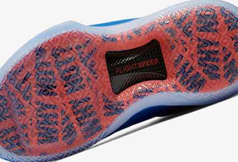  Air Jordan 32 “Why Not”深度赏析 侧面潮牌 背面的条纹 鞋底纹路也可以 俯视图 鞋内的WHY NOT （AJ32“Why Not”威少专属版本怎么样 Air Jordan 32 “Why Not”深度赏析）