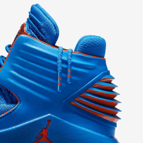  Air Jordan 32 “Why Not”深度赏析 侧面潮牌 背面的条纹 鞋底纹路也可以 俯视图 鞋内的WHY NOT （AJ32“Why Not”威少专属版本怎么样 Air Jordan 32 “Why Not”深度赏析）