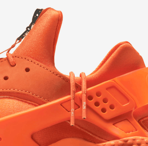 并附赠金潮牌属铭牌（Nike Air Huarache QS芝加哥特别版好看吗 Nike Air Huarache QS芝加哥别注拉链版本深度赏析）