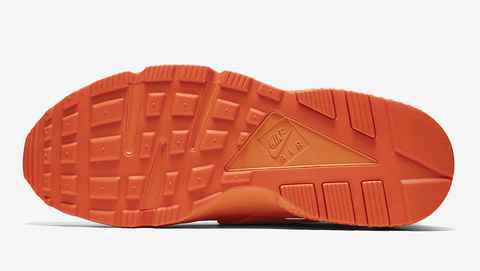 并附赠金潮牌属铭牌（Nike Air Huarache QS芝加哥特别版好看吗 Nike Air Huarache QS芝加哥别注拉链版本深度赏析）