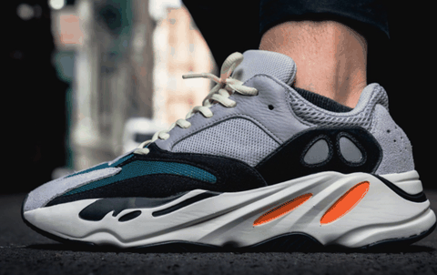 YEEZY BOOST 700开箱图 椰子700复古跑鞋实物开箱赏析