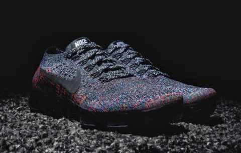 此番又将迎来一款潮牌多彩的全新配色登场（Nike Air VaporMax “Blue Lagoon” 好看吗 VaporMax彩虹新配色多少钱）