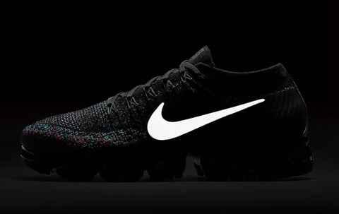 此番又将迎来一款潮牌多彩的全新配色登场（Nike Air VaporMax “Blue Lagoon” 好看吗 VaporMax彩虹新配色多少钱）