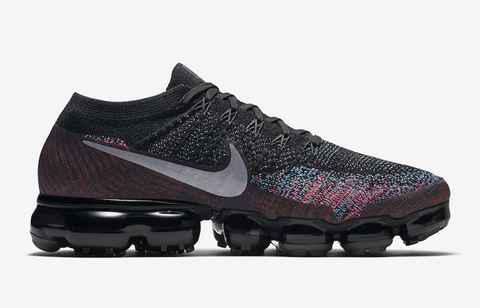 此番又将迎来一款潮牌多彩的全新配色登场（Nike Air VaporMax “Blue Lagoon” 好看吗 VaporMax彩虹新配色多少钱）