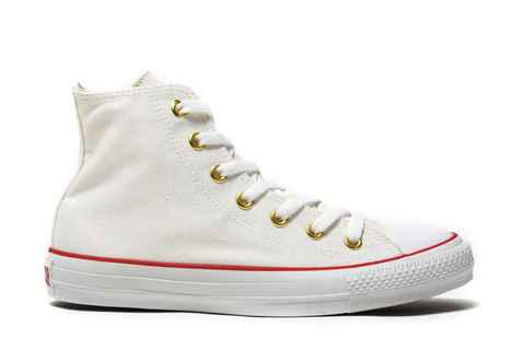都让人心动不已！ Converse Chuck Taylor All Star桃心配色多少潮牌商城钱 据悉眼前两款特别打造的 “Heartpatch” 鞋款将在 12 月日本atmos 网店限量发售（Converse Chuck Taylor All Star桃心配色怎么样 匡威Chuck Taylor All Star “Heartpatch” 深度赏析）