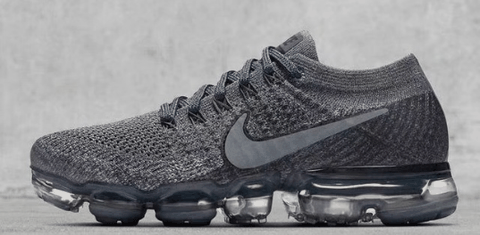 也很帅气 Nike Running 本月发售的 Nike Air潮牌汇潮牌网 扛鼎之作 Nike Air VaporMax 在发售之后得到了空前的关注度（Nike Vapormax “Midnight Fog”配色怎么样 Air VaporMax“Midnight Fog”发售信息）