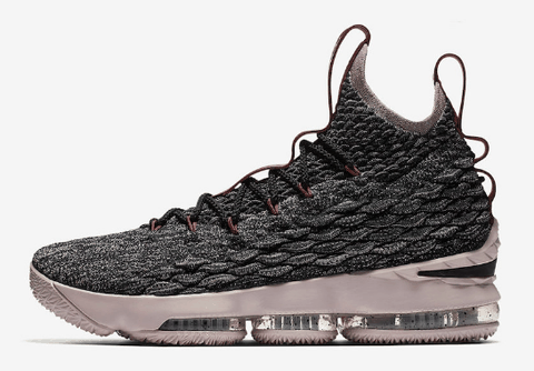 发售价格为185美元 LeBron 15“Pride of Ohio”深度赏析潮牌汇潮牌网 侧面很是帅气 鞋底的纹路也很棒 再来一张侧面的 背后标志性的Logo （LBJ15代“Pride of Ohio”配色怎么样 LeBron 15“Pride of Ohio”深度赏析）