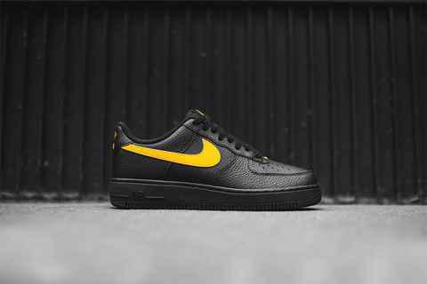VLONE的包容潮牌汇潮牌网店性更宽（Air Force 1联名VLONE版本怎么样 AF1联名VLONE黑黄低帮和黑白中帮深度赏析）