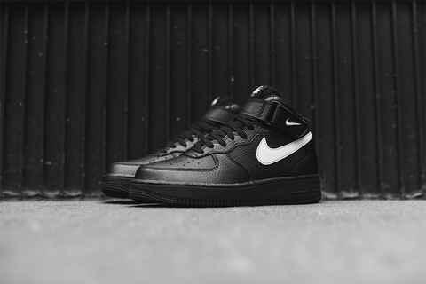 VLONE的包容潮牌汇潮牌网店性更宽（Air Force 1联名VLONE版本怎么样 AF1联名VLONE黑黄低帮和黑白中帮深度赏析）