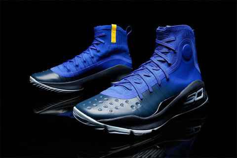 CURRY4则推陈出新采潮牌汇潮牌网店用了流行的针织袜套（Under Armour Curry 4 “More Fun”怎么样 Under Armour Curry 4 “More Fun” 多少钱）