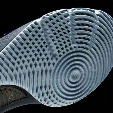 CURRY4则推陈出新采潮牌汇潮牌网店用了流行的针织袜套（Under Armour Curry 4 “More Fun”怎么样 Under Armour Curry 4 “More Fun” 多少钱）