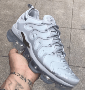 Nike VaporMax Plus Triple Grey开箱潮牌信息图 Nike VaporMax Plus Triple Grey实物开箱（Nike VaporMax Plus Triple Grey开箱图 Nike VaporMax Plus Triple Grey实物开箱）