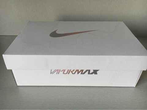 配上Nike的底蕴简潮牌商城直就是一款神作（Nike Vapor Street Flyknit好看吗 纯黑Vapor Street FK开箱图）