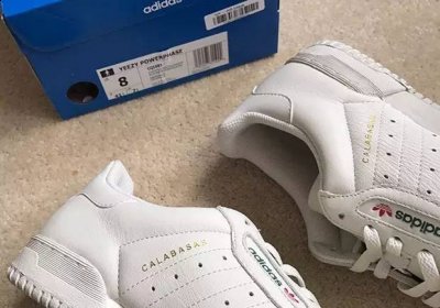 折合RMB大概潮牌汇潮牌网店800 只不过（YEEZY POWERPHASE开箱图 YEEZY POWERPHASE实物开箱细节）