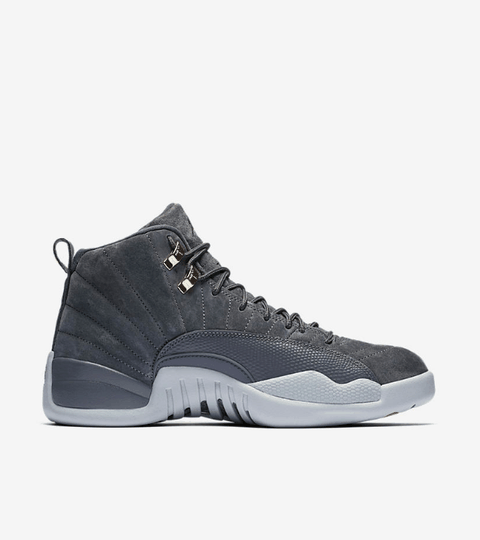 穿上这双鞋踏上球潮牌品牌场就是一个冷血杀手（AJ12“Dark Grey”灰麂皮怎么样 Air Jordan 12 “Dark Grey” 灰麂皮多少钱）