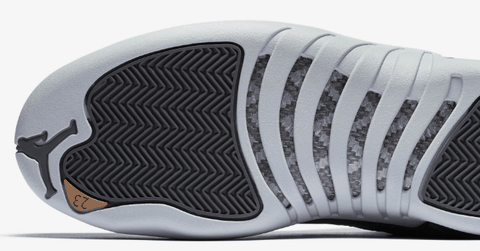 穿上这双鞋踏上球潮牌品牌场就是一个冷血杀手（AJ12“Dark Grey”灰麂皮怎么样 Air Jordan 12 “Dark Grey” 灰麂皮多少钱）