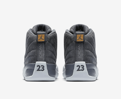 每球都刺穿潮牌商城对手心脏（AJ12 灰麂皮 “Dark Grey” 配色好看吗 Air Jordan 12 “Dark Grey” 深度赏析）