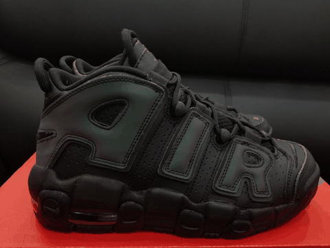大家可以在一些网站中多关注潮牌资讯nike air more uptempo全掌的信息包括货源等（Air More Uptempo女生专属“Reflective” 配色好看吗 Nike Air More Uptempo“Reflective” 深度赏析）