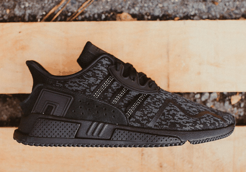 近日又曝光出潮牌三款该系列新品（adidas Originals EQT系列有哪些 adidas Originals EQT系列多少钱）