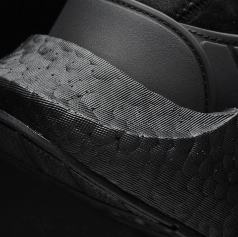 近日又曝光出潮牌三款该系列新品（adidas Originals EQT系列有哪些 adidas Originals EQT系列多少钱）