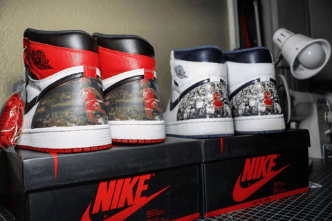 一手直伸潮牌品牌向下前方（AJ1定制版有哪些 Air Jordan 1定制版赏析与盘点）